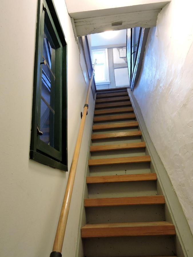 Turmstueble Im Torhaus Von 1545 Appartement Burgbernheim Buitenkant foto
