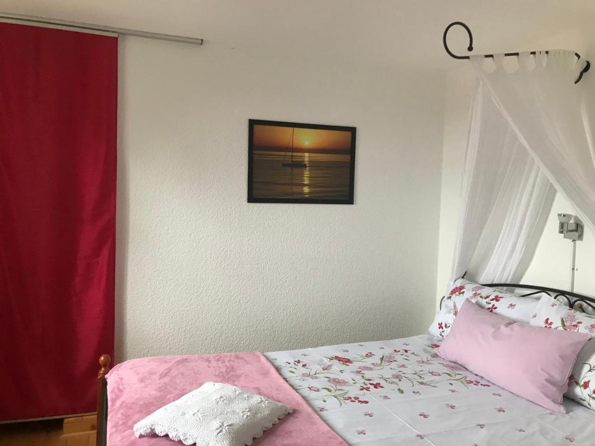 Turmstueble Im Torhaus Von 1545 Appartement Burgbernheim Buitenkant foto